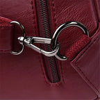 Sac en simili rouge femme multipoches porté à main ou dos