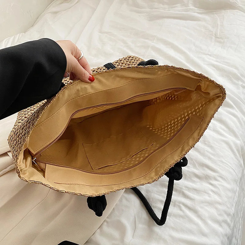 Sac fabriqué en paille tissée