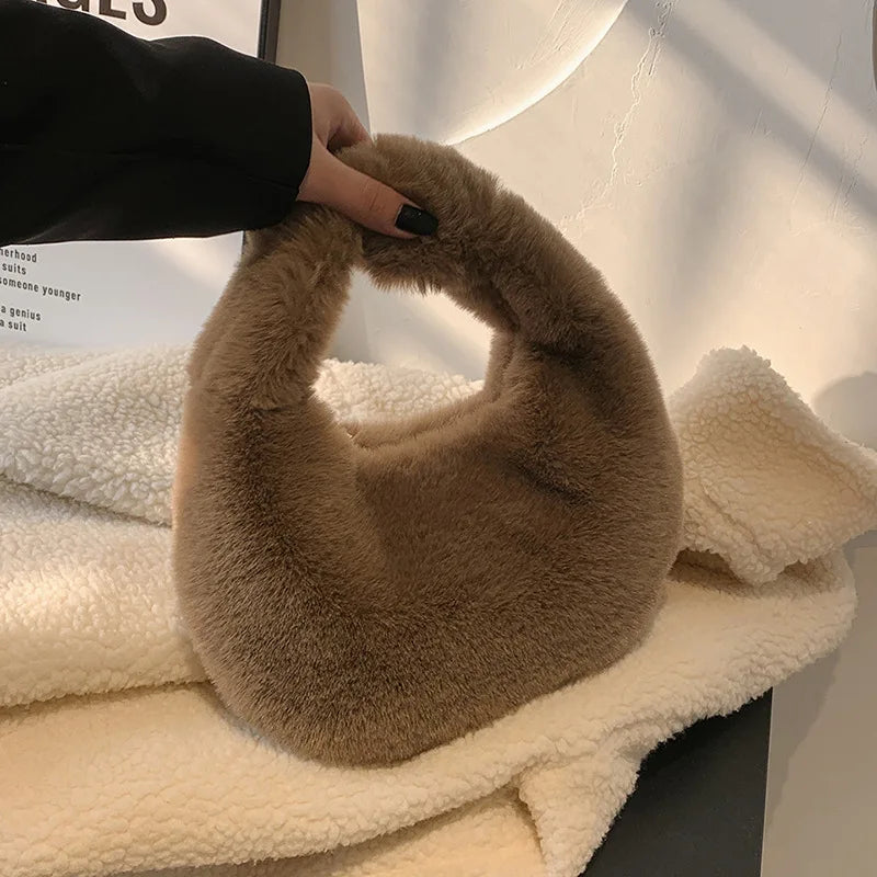 Sac fausse fourrure très tendance