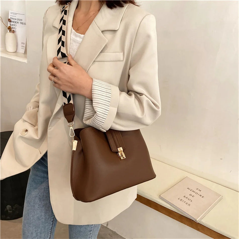 Sac féminin à large bandoulière
