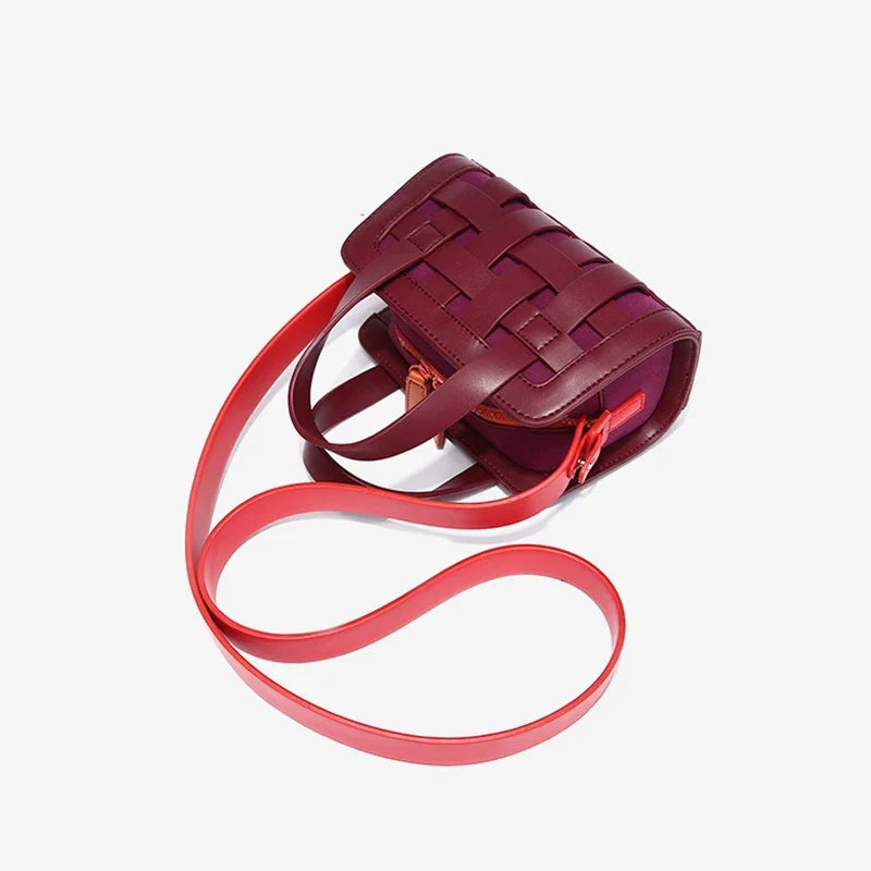 Sac féminin à main au style casual singulier