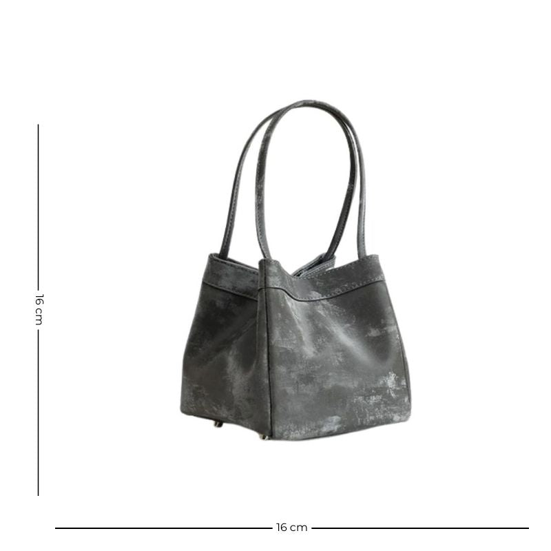 Sac féminin au format seau carré