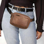 Sac féminin élégant porté à la taille