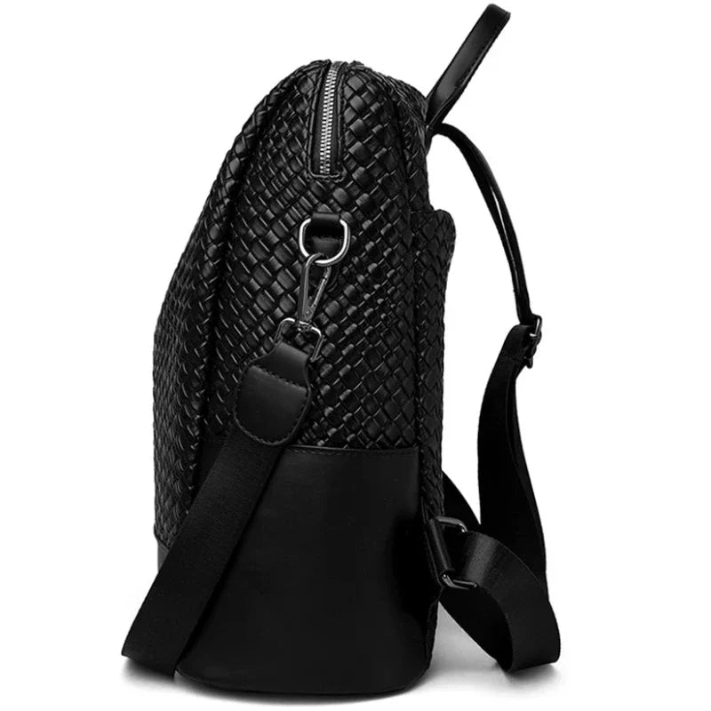 Sac féminin noir raffiné et élégant pour main et dos