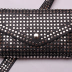 Sac féminin porté à la ceinture