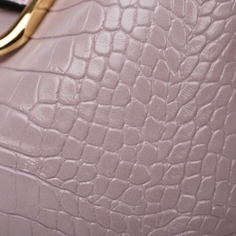 Sac féminin porté main avec portefeuille assorti