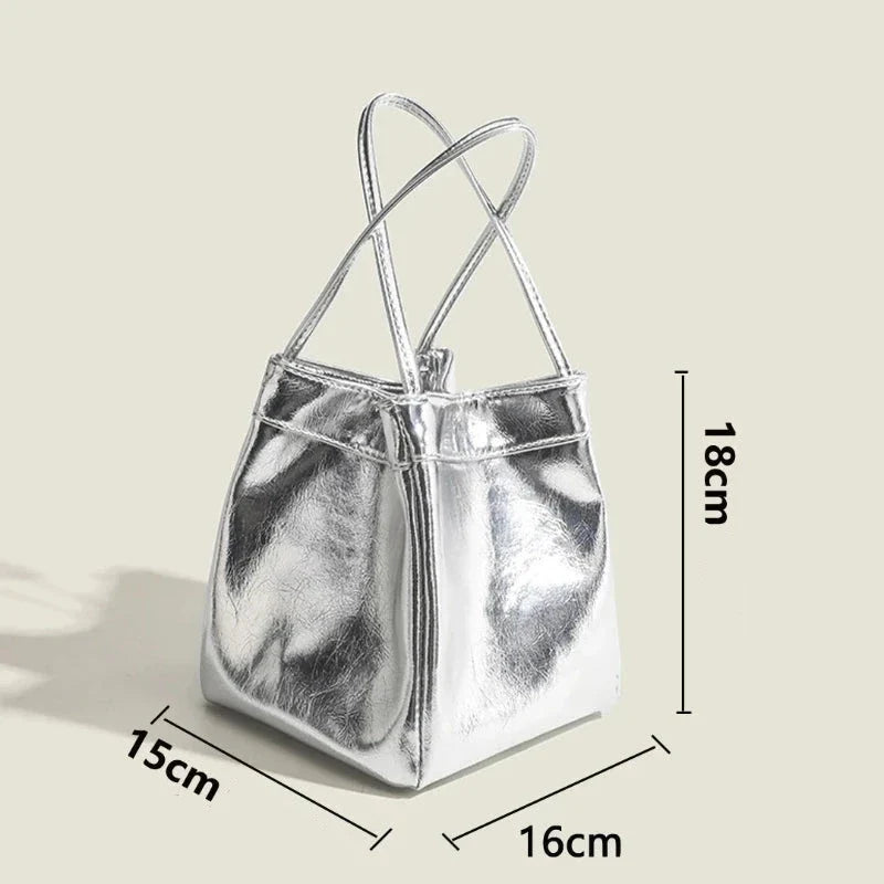 Sac féminin seau de couleur argentée