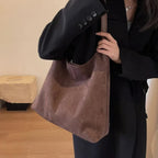 Sac femme à main au format souple