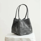 Sac femme au format carré et seau