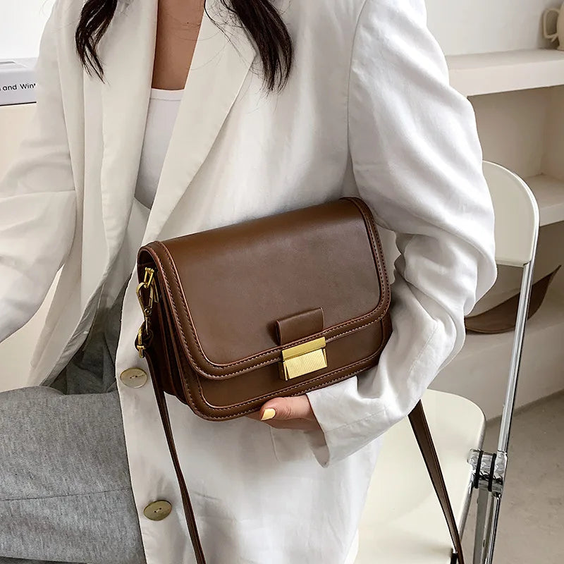 Sac femme de forme carrée avec bandoulière