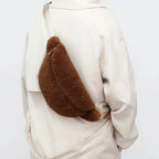 Sac femme doux au format banane en peluche
