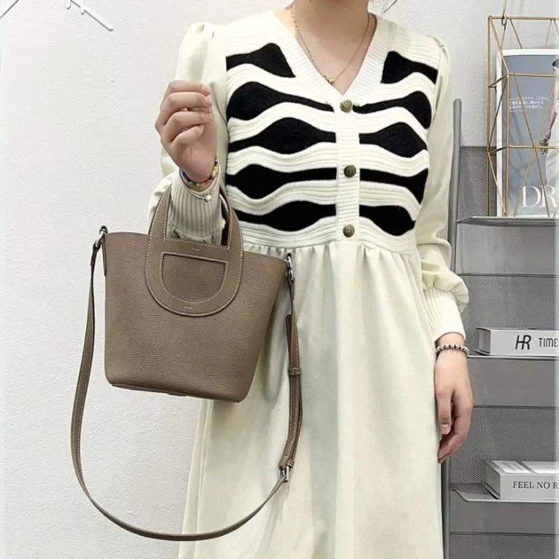 Sac femme élégant au format seau souple