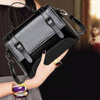 Sac femme en cuir noir au style cartable