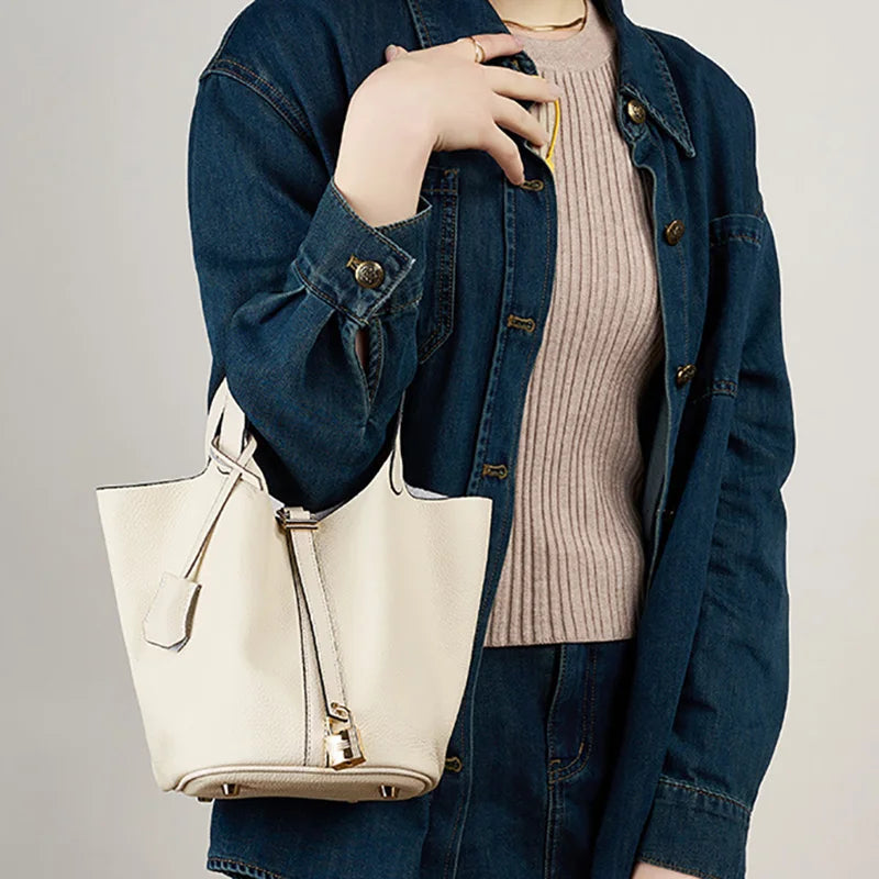 Sac femme façon bourse, chic et blanc