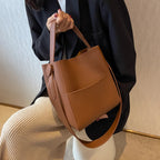Sac femme marron forme seau