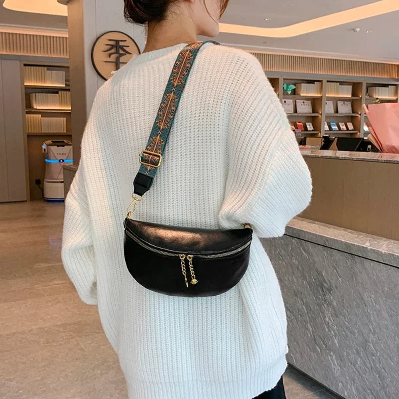 Sac femme noir au format banane polyvalent