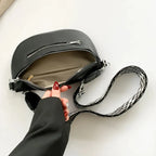 Sac femme polyvalent au format banane rétro