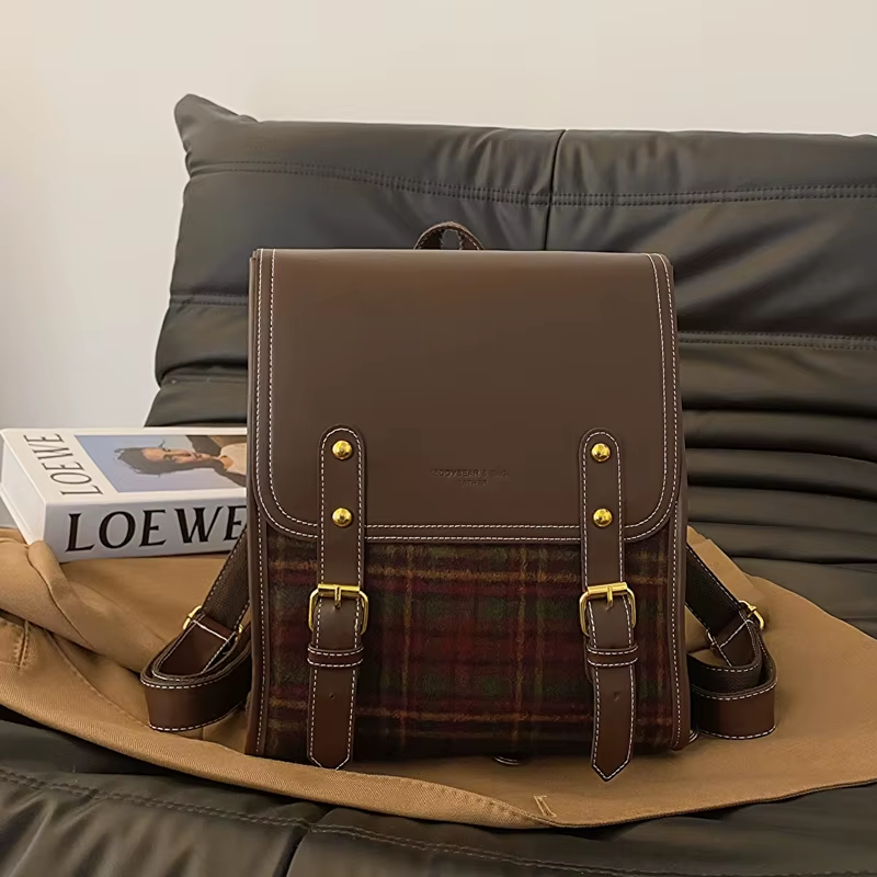 Sac femme rétro au format cartable à carreaux