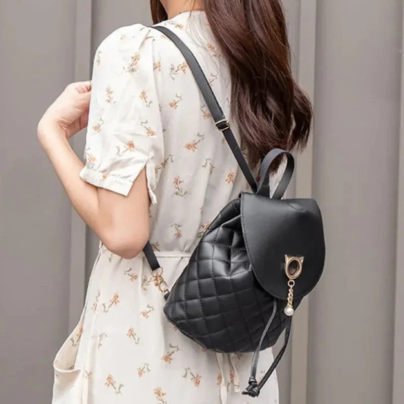 Sac femme stylisé porté main ou dos
