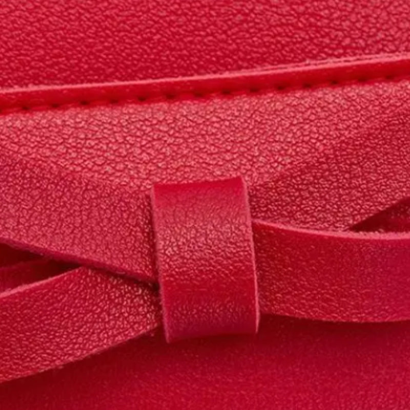 Sac fillette de 4 ans porté à la main