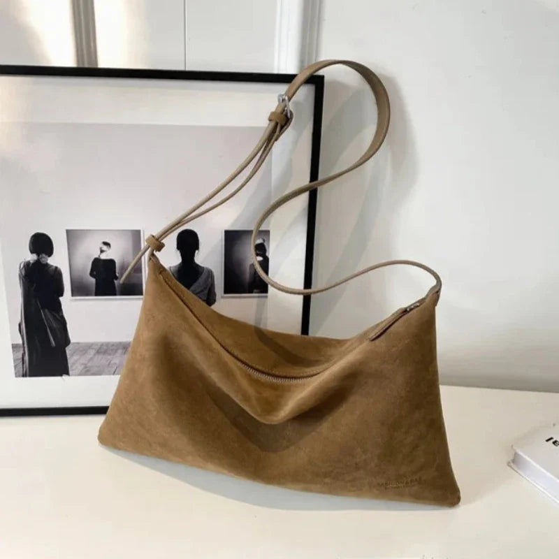 Sac format baguette au style épuré et chic