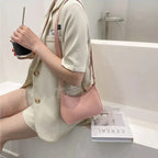 Sac format baguette rétro en simili rose