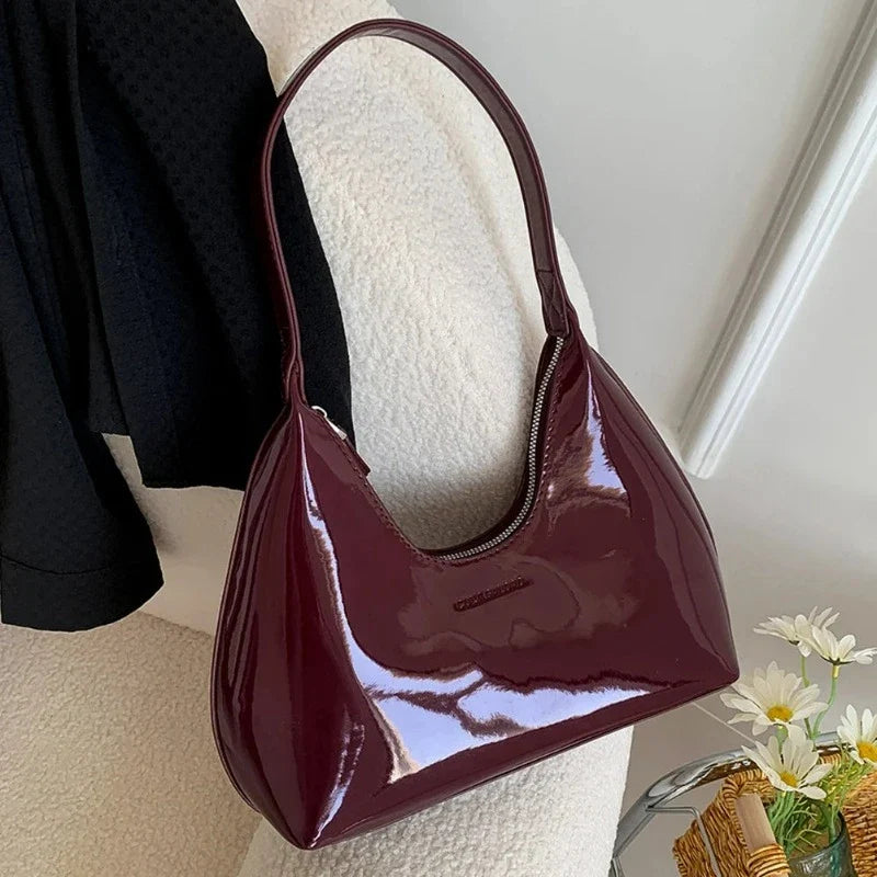 Sac forme baguette au style rétro