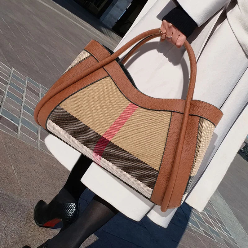 Sac fourre-tout marron en toile et simili à main