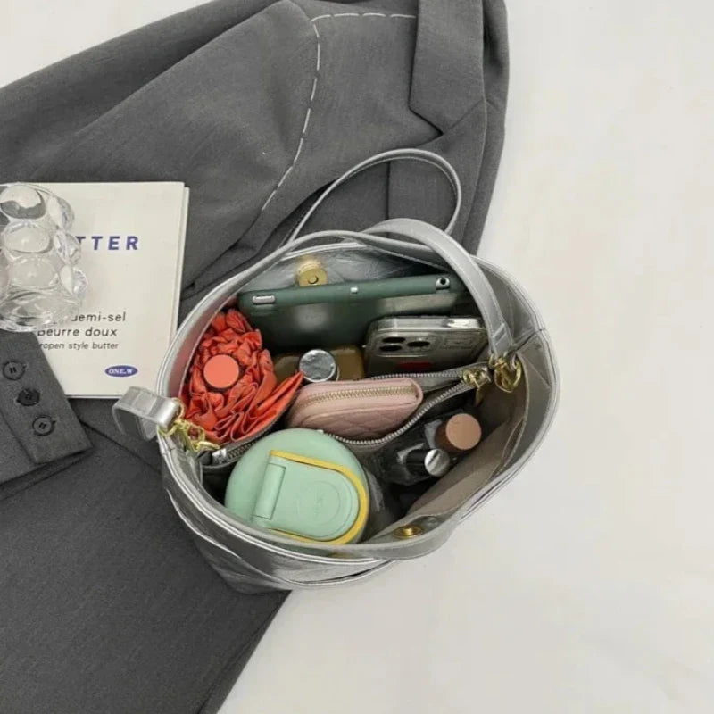 Sac fourre-tout volumineux au design sobre et élégant