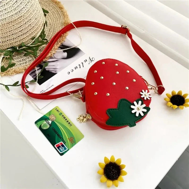 Sac fraise conçu pour petite fille