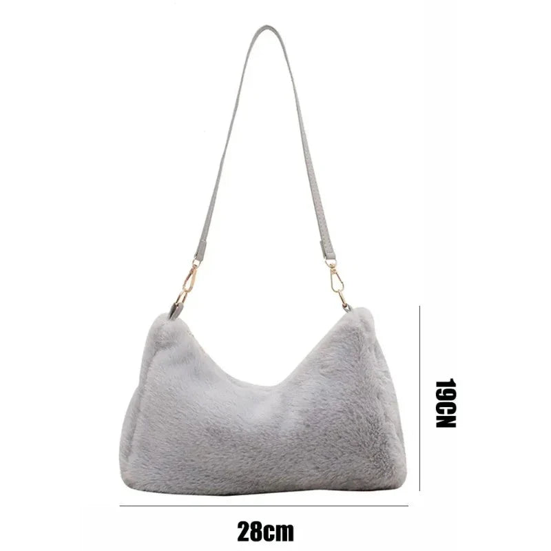 Sac gris moelleux à main en fourrure synthétique
