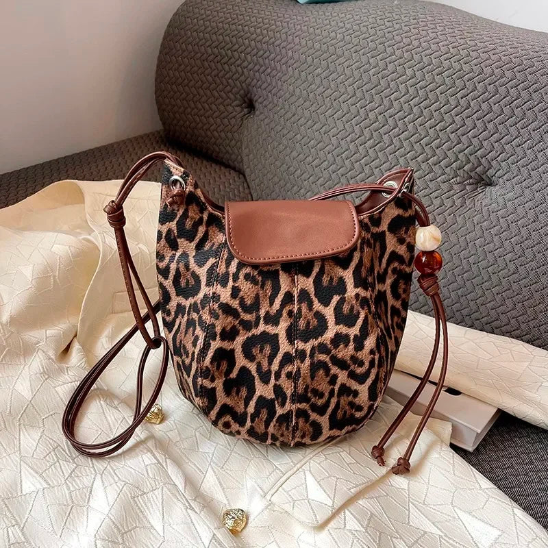 Sac léopard souple destiné aux femmes