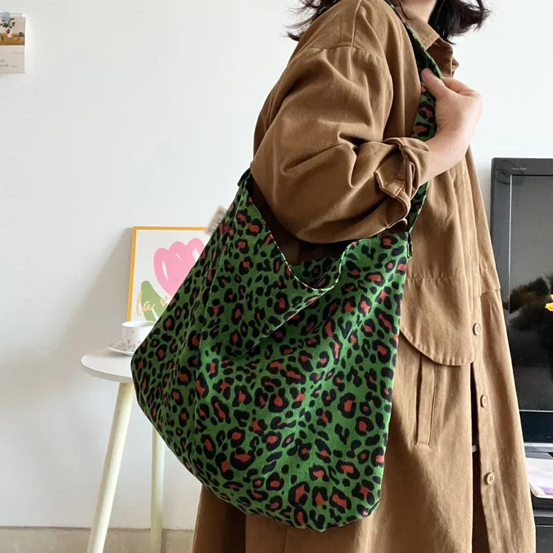 Sac léopard vert conçu en toile