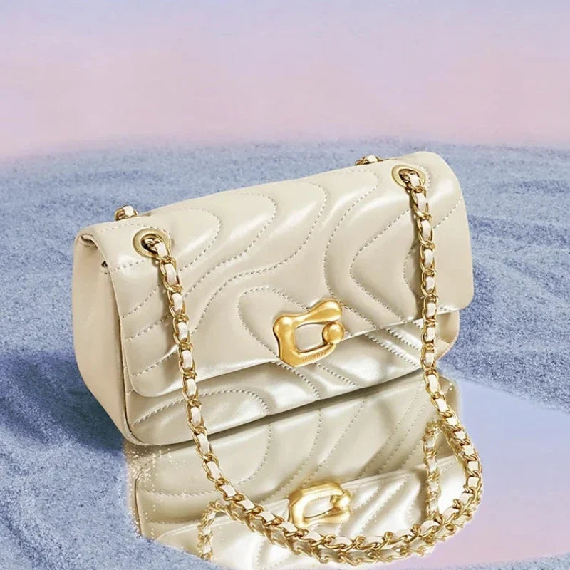 Sac luxueux au design moderne et matelassé