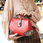 Sac marron à main de style vintage