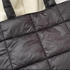 Sac matelassé à main destiné aux femmes