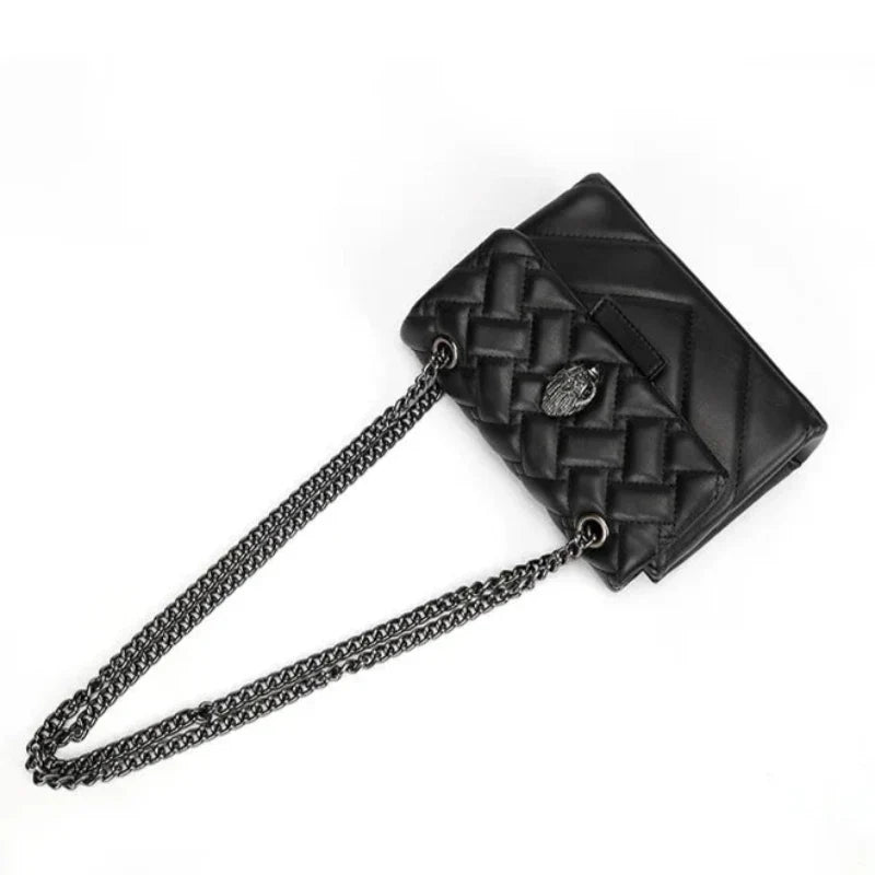 Sac matelassé de couleur noire avec chaîne