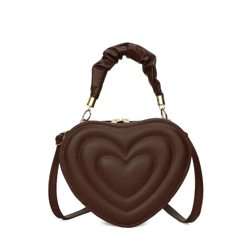 Sac matelassé marron au design de cœur