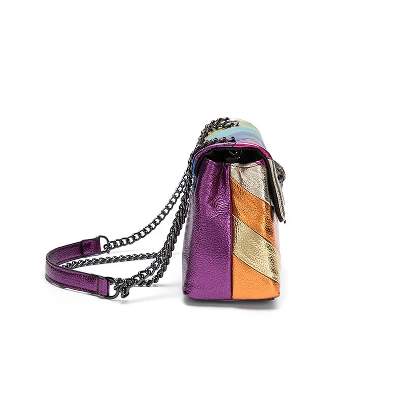 Sac multicolore luxueux porté en bandoulière