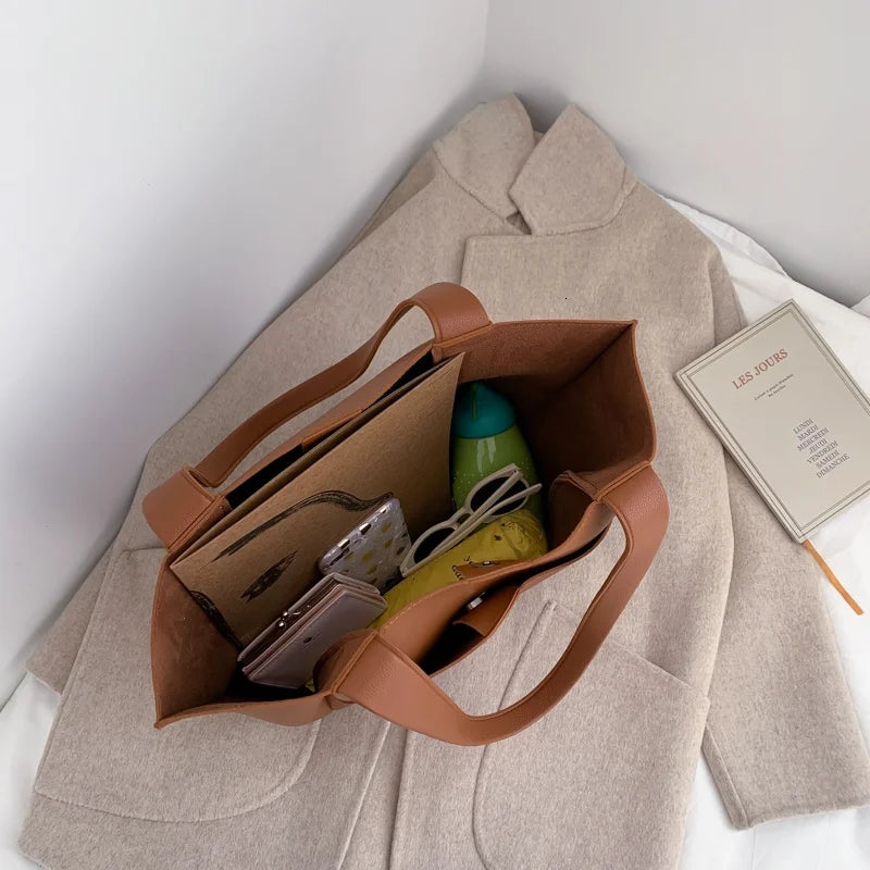 Sac noir à main format cabas