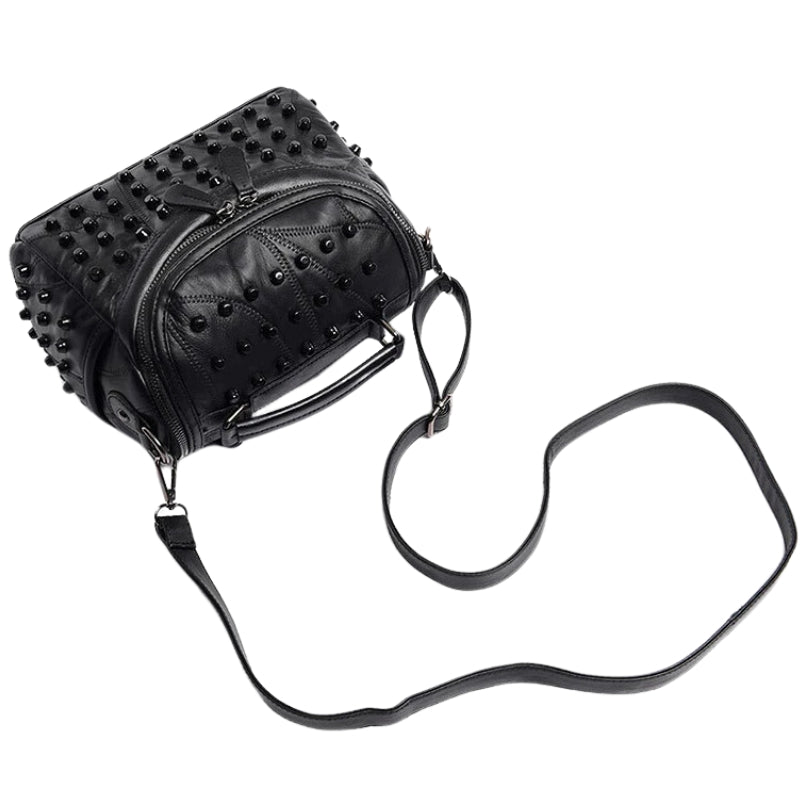 Sac orné de clous avec bandoulière