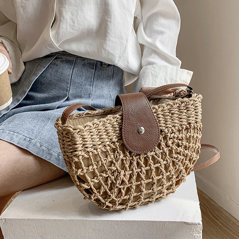 Sac paille en forme de demi-lune