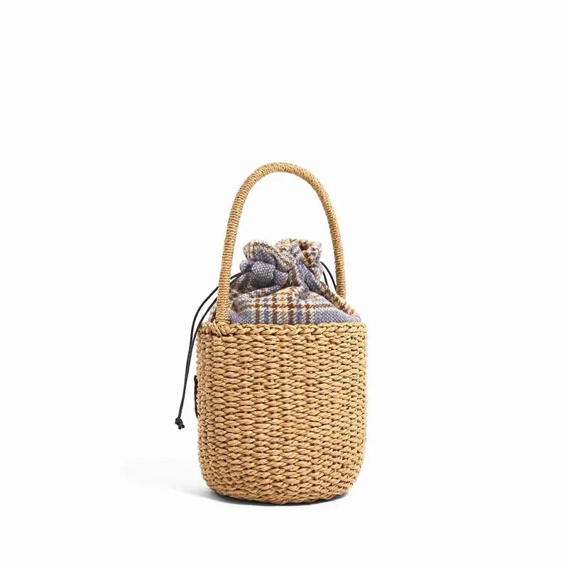 Sac panier à main orné de broderie en paille