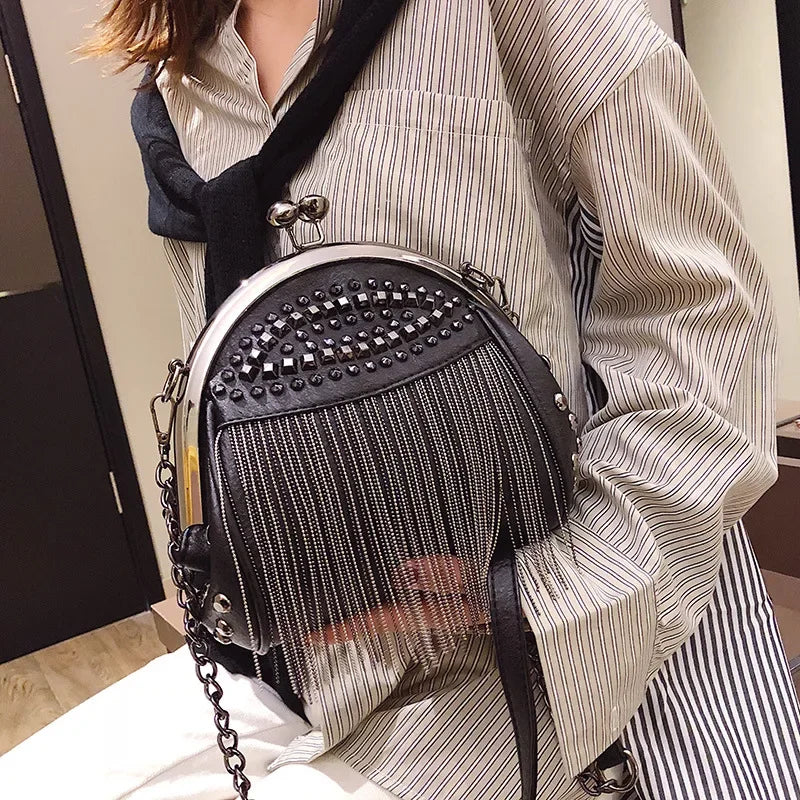 Sac porté à frange noir
