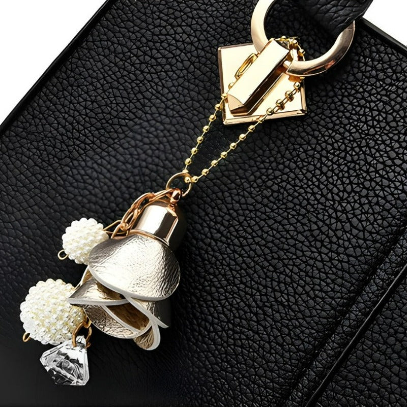 Sac pour femme décoré d'une breloque