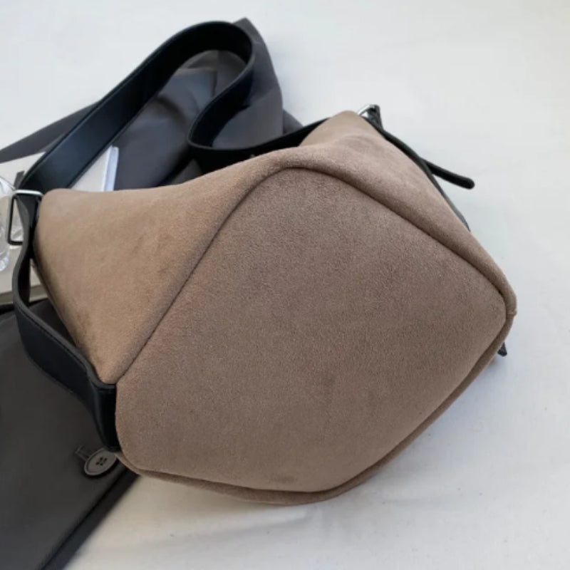 Sac pour femme forme seau à bandoulière