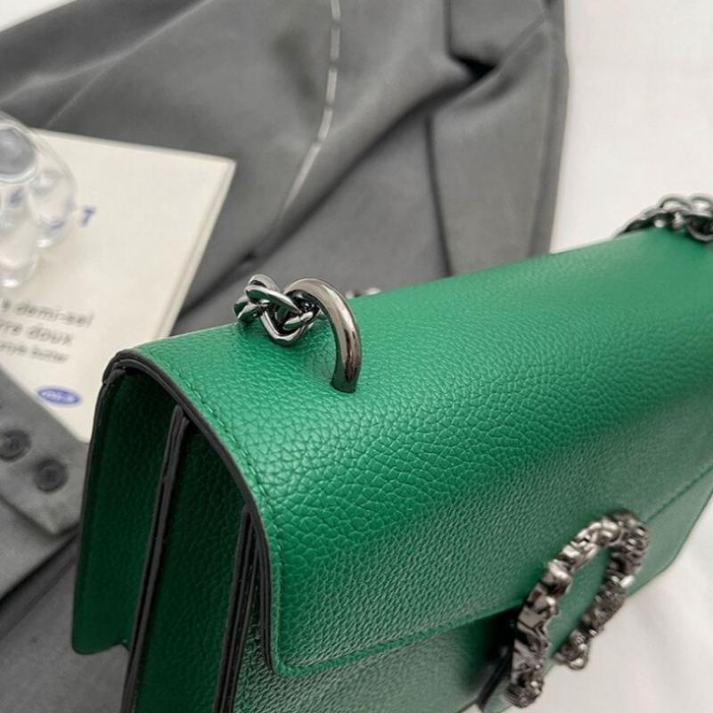 Sac raffiné et sophistiqué rectangulaire avec chaîne