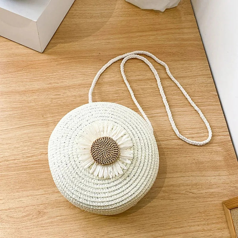 Sac rond en paille avec motif de fleur