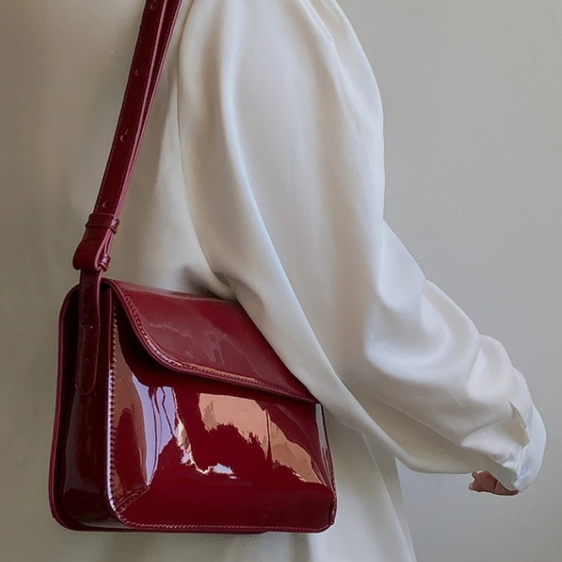 Sac rouge luxueux à porter à la main