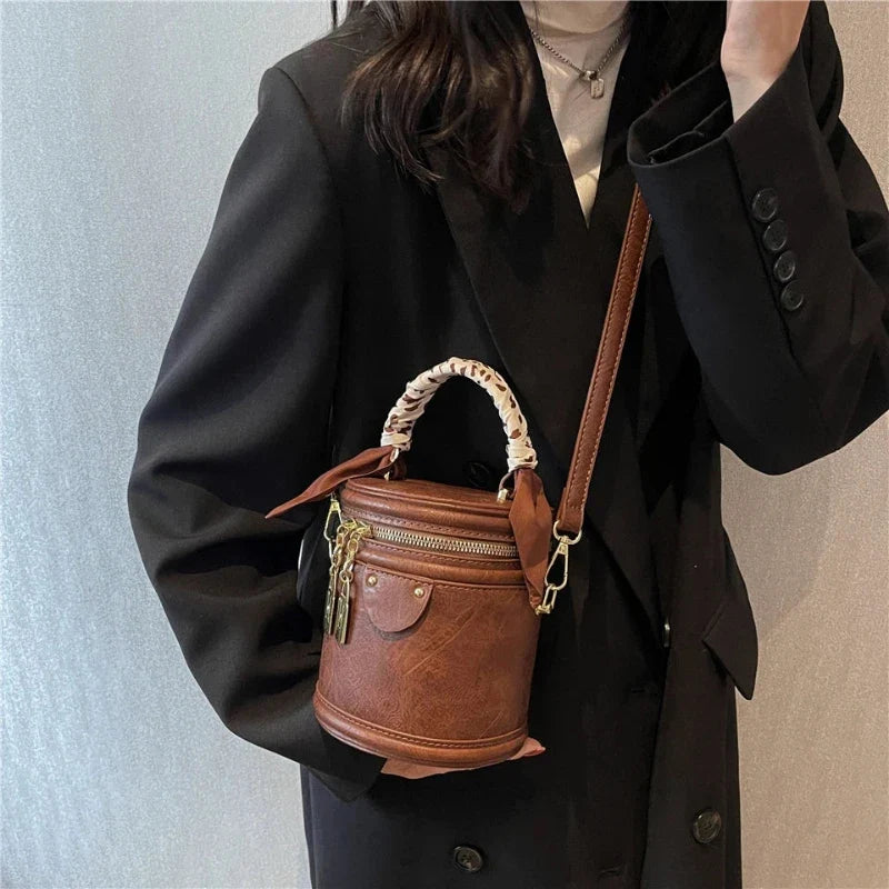 Sac seau féminin marron au style vintage
